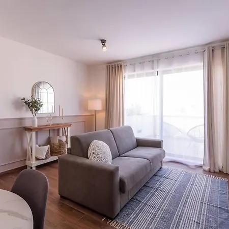 Mediterranean Luxury 2br Penthouse With Sea Views المليحة